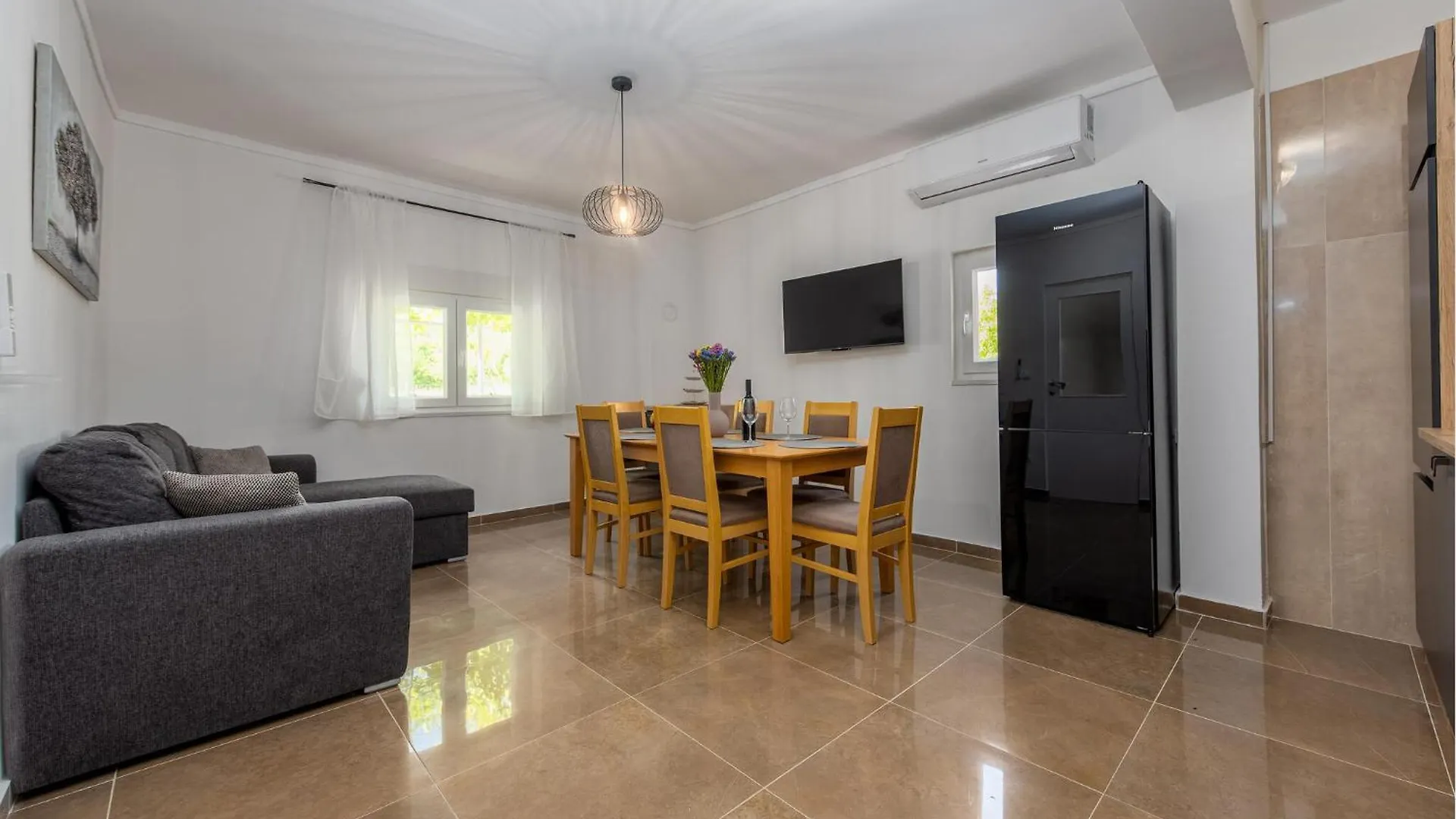 Lovely Home In Zelengrad With Private Swimming Pool, Can Be Inside Or Outside בית נופש